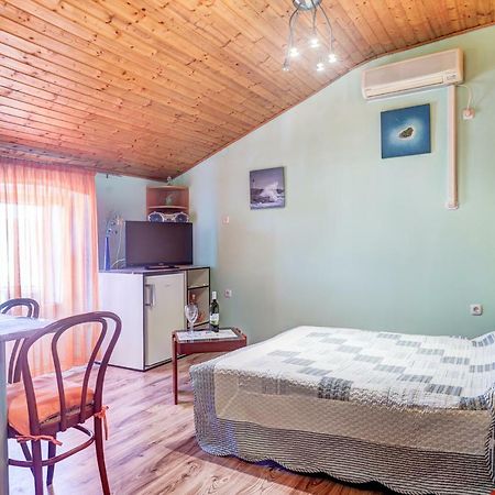 Apartment In Center Пула Екстериор снимка
