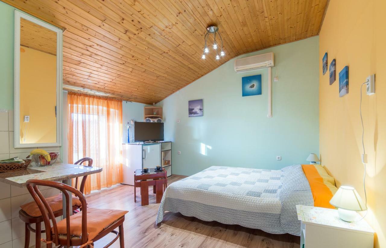 Apartment In Center Пула Екстериор снимка