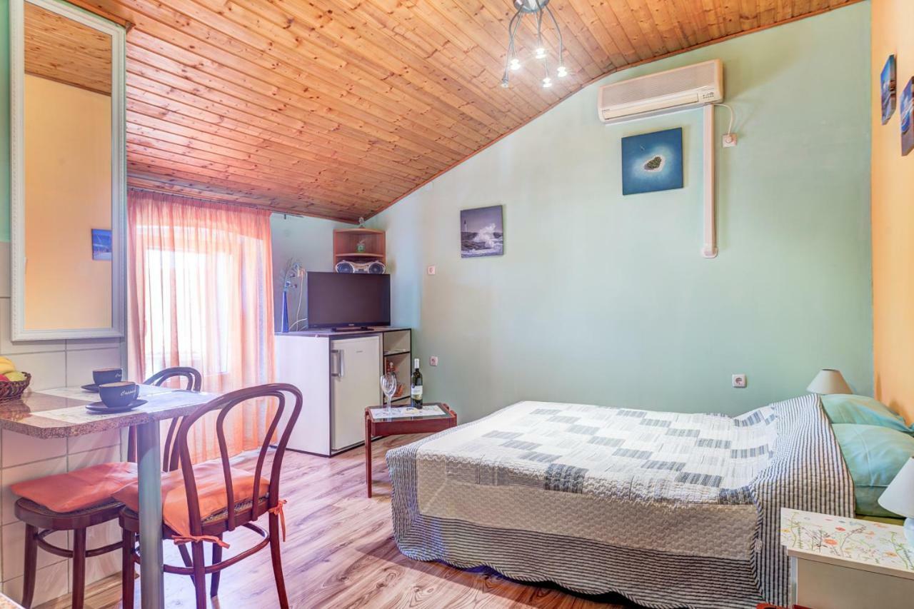 Apartment In Center Пула Екстериор снимка
